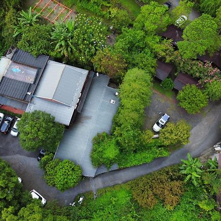 Locasu Bed & Breakfast Datong Bagian luar foto