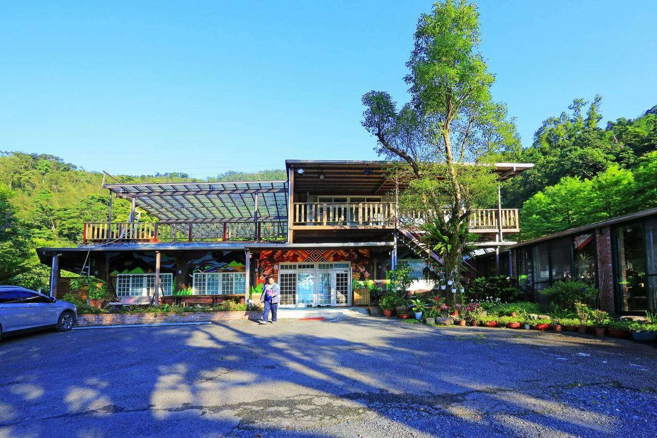 Locasu Bed & Breakfast Datong Bagian luar foto