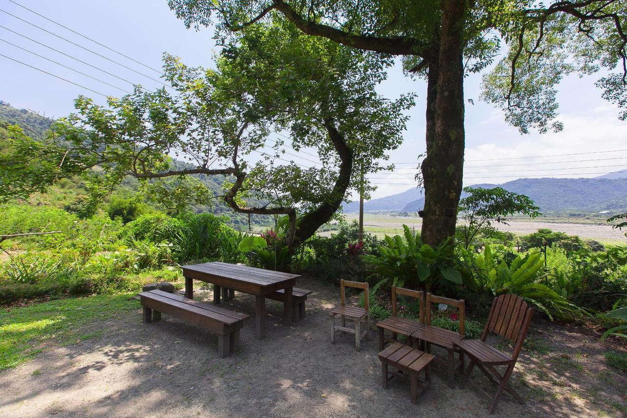 Locasu Bed & Breakfast Datong Bagian luar foto